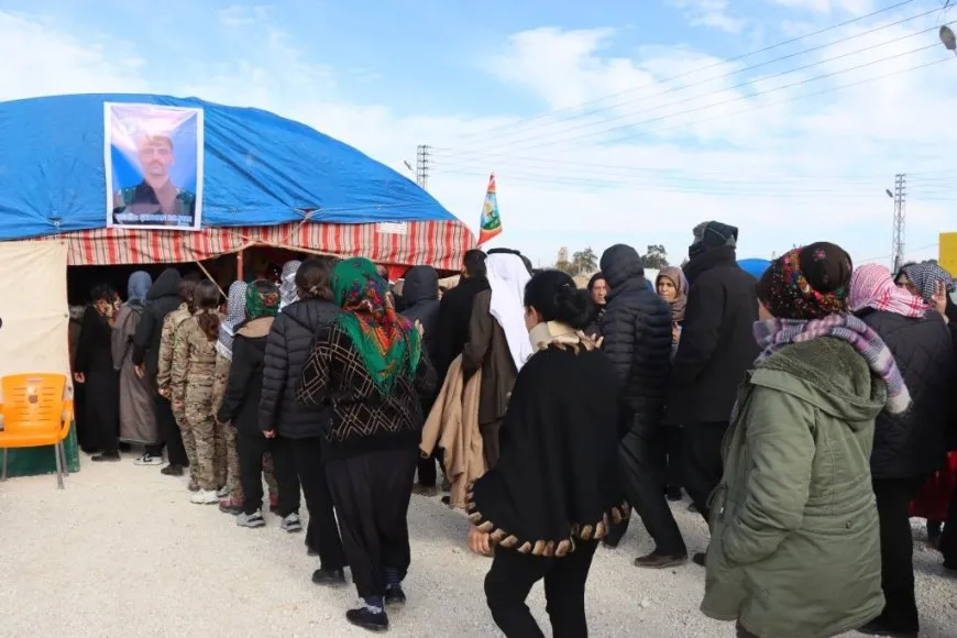 Gelê Tebqayê sersaxî da malbata şehîd Şervan Rojvan