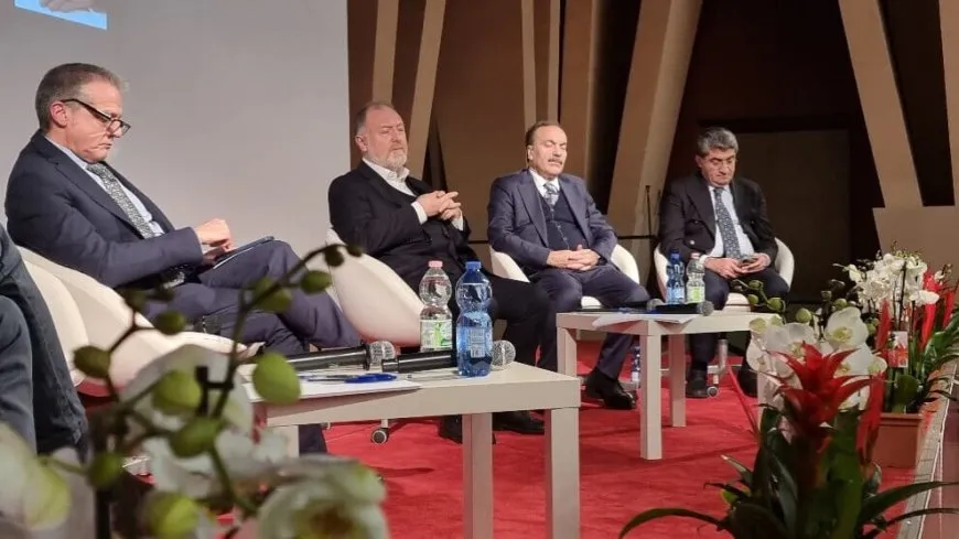 Li Mîlanoyê konferansa 'Di pirsirêka Kurd de aştî pêkan e'