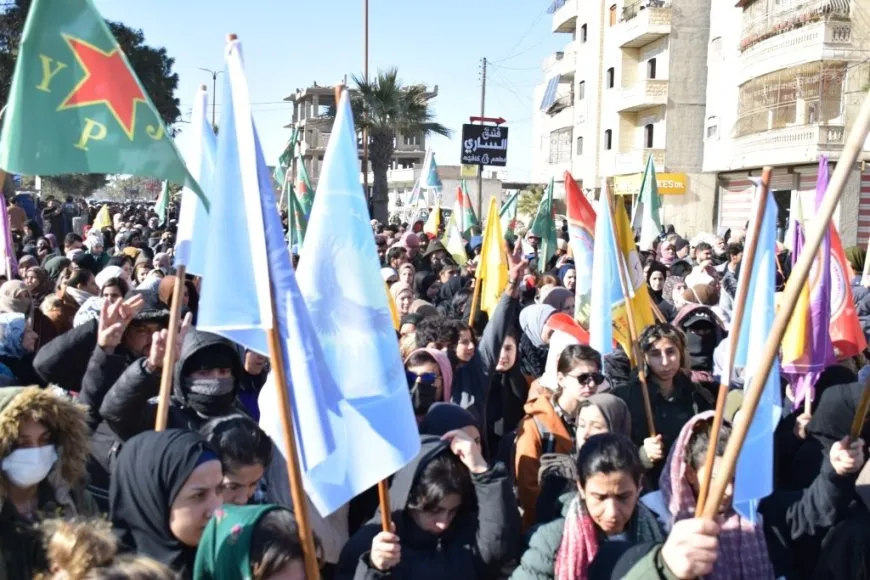 Ji gelê Reqayê peyam: Berxwedana Şêxmeqsûdê veguherî dibistana fedakariyê