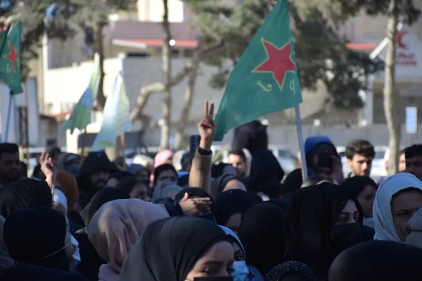 Ji gelê Reqayê peyam: Berxwedana Şêxmeqsûdê veguherî dibistana fedakariyê