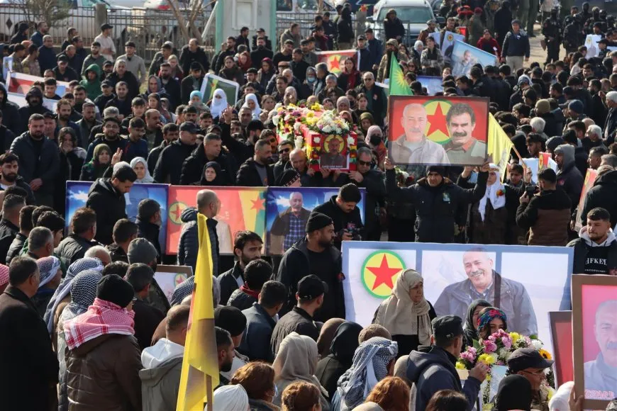 Şêniyên kantona Cizîrê cenazeyê şehîd Celal Amed spartin axê
