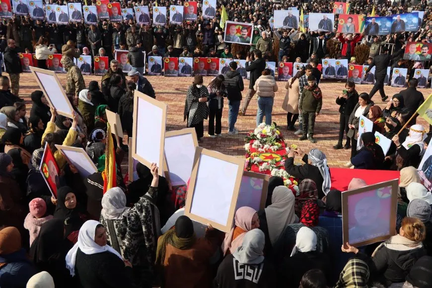 Şêniyên kantona Cizîrê cenazeyê şehîd Celal Amed spartin axê