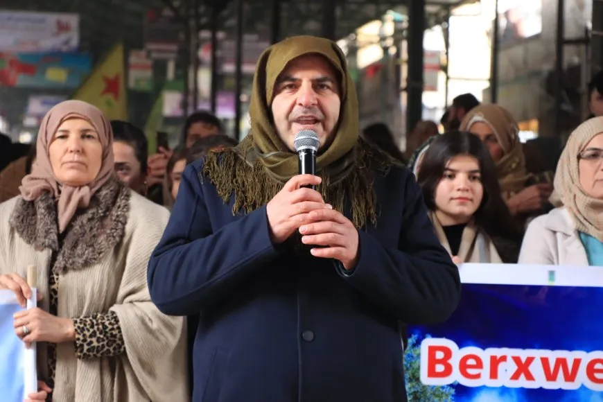 Bi hezaran şêniyên Firatê ji bo şermezarkirina êrişan meşiyan