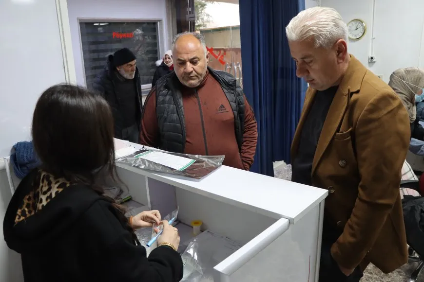Xelkê Qamişloyê ji bo birîndaran xwînê didin