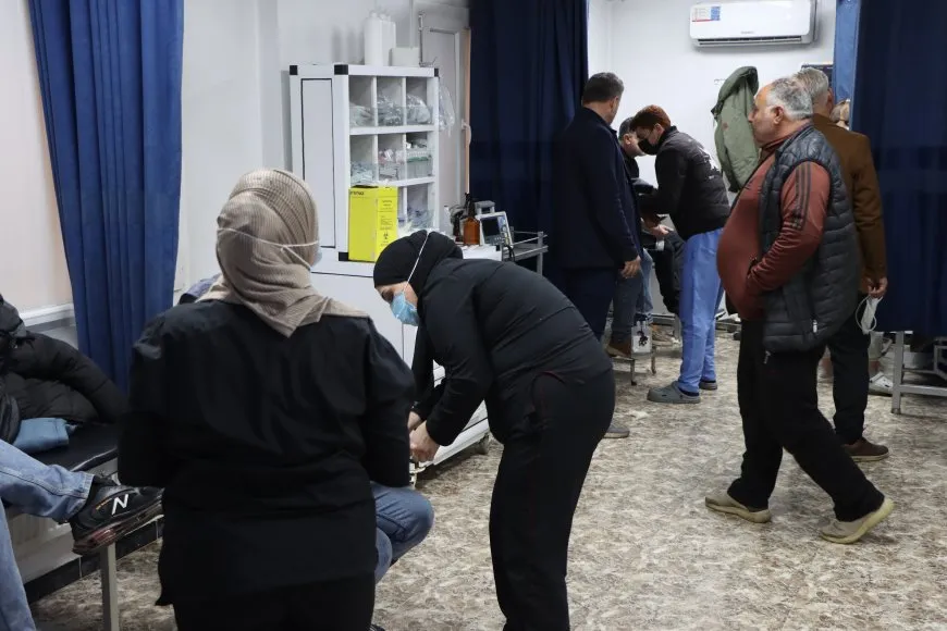 Xelkê Qamişloyê ji bo birîndaran xwînê didin