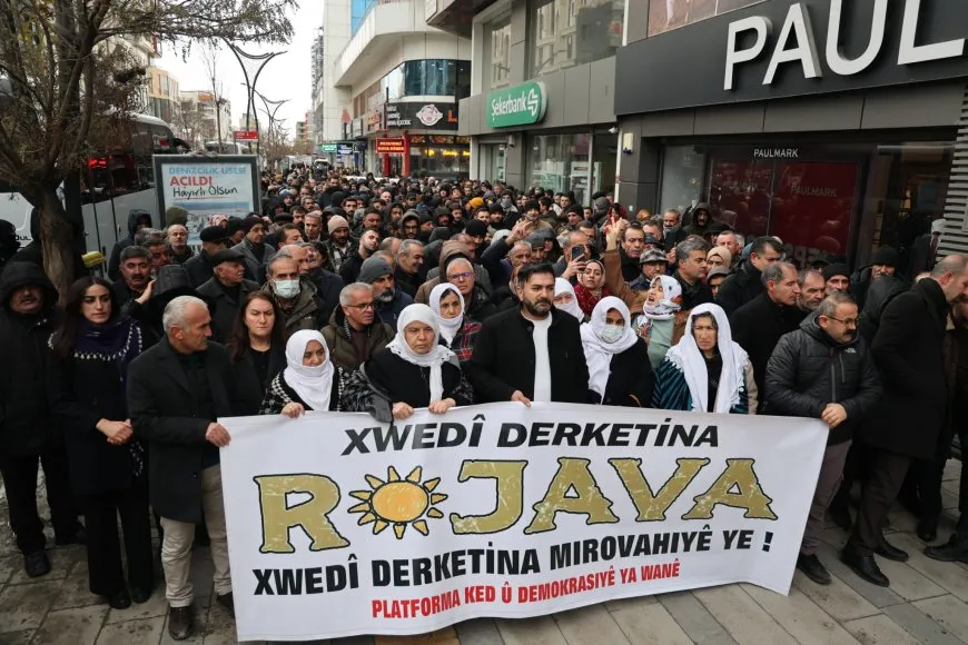 Polîsan êrişî çalakiyê kir: Gelek kes hatin binçevkirin