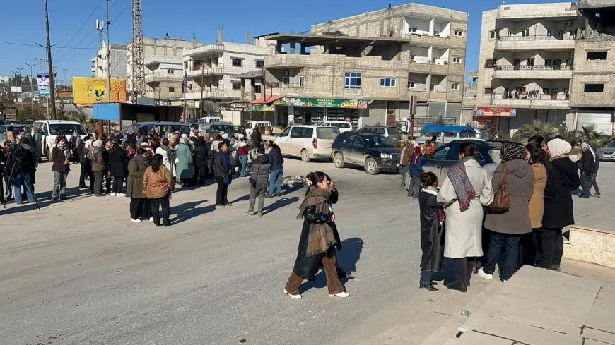 Jinên ji Kobanê: Çi dibe bila bibe em dev ji bajarê xwe bernadin