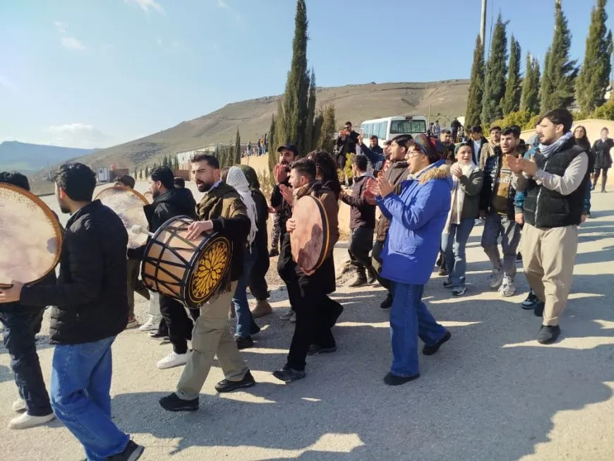 Gel ji bo pêşwazîkirina ciwanên Başûr li Sêmalkayê ne