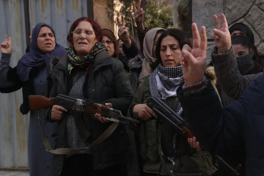 Endamên Kongra Star tev li seferberiya giştî bûn