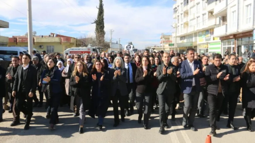 Partiyên siyasî ji bo Rojava diçin Pirsûsê