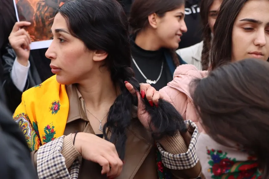 Jin û Ciwanên Qamişloyê: Li şûna keziyekî bi hezaran kezî şîn tê