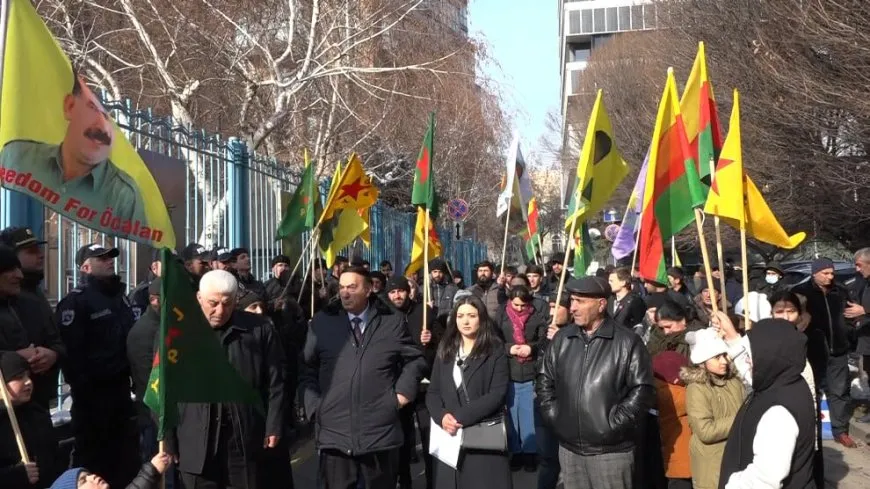 Li Êrîvanê êrîşên li ser Rojava hatin şermezar kirin