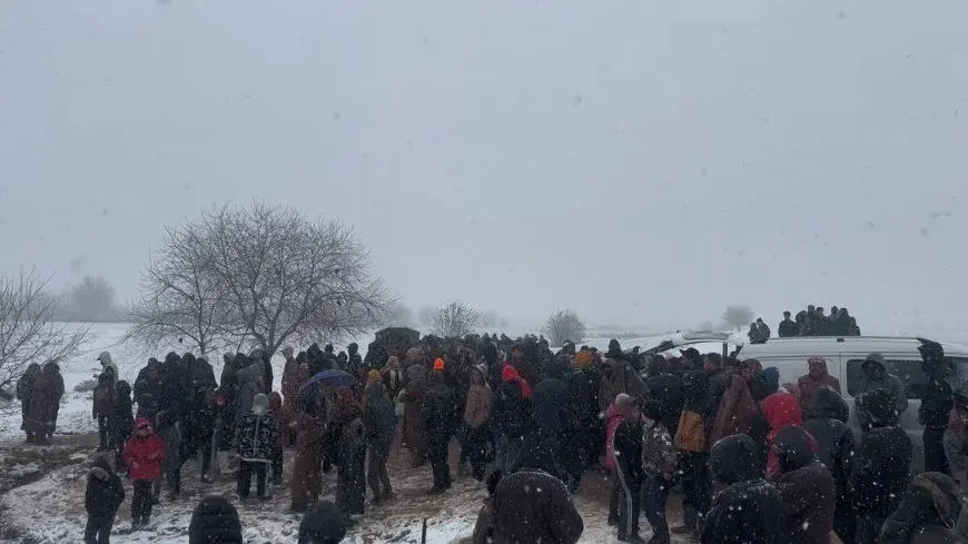 Gelê Kobanê li ber deriyê sînorê Bakurê Kurdistanê ye