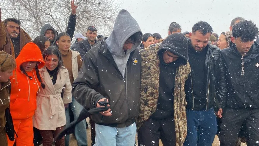 Gelê Kobanê li ber deriyê sînorê Bakurê Kurdistanê ye