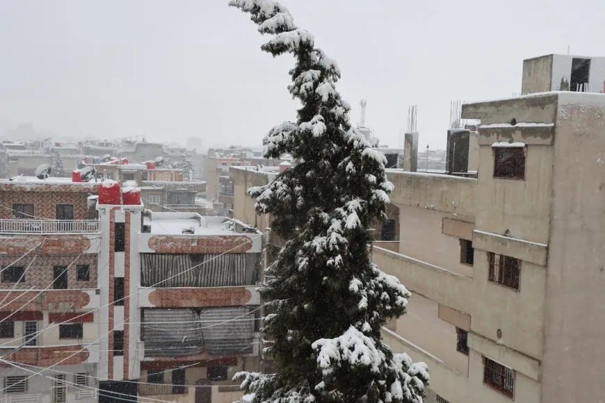 Rojava di bin berfê de ma, rewşa koçberan girantir bû 