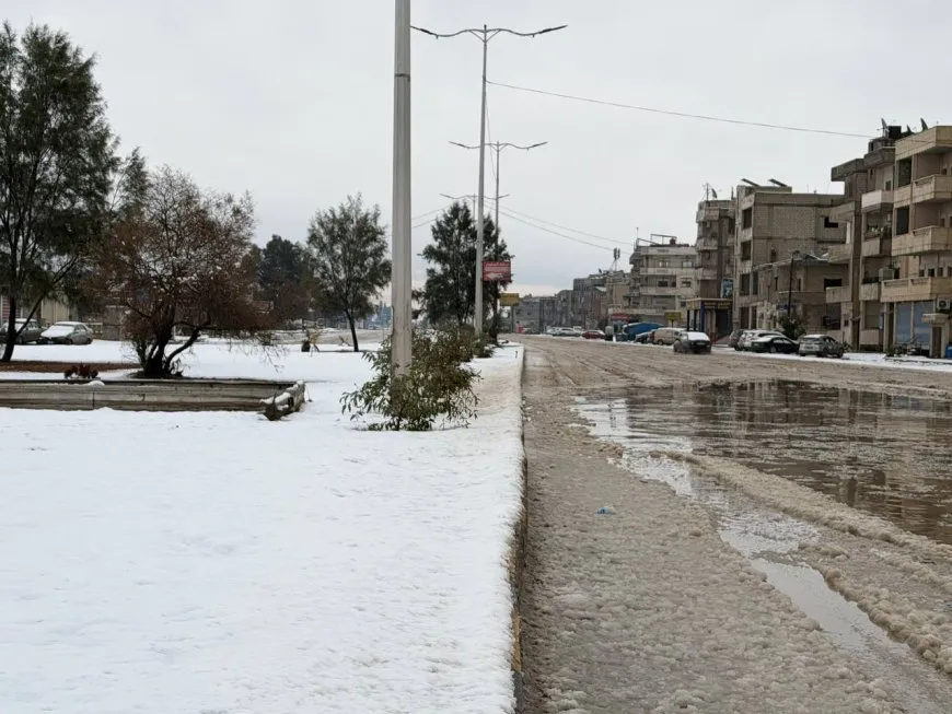 Rojava di bin berfê de ma, rewşa koçberan girantir bû 
