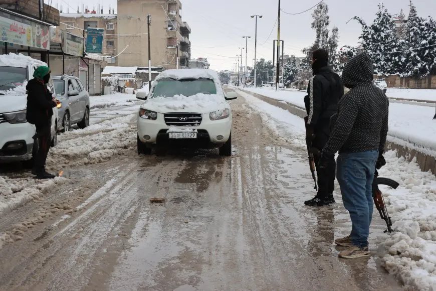 Tevî serma û berfê jî gelê Rojava parastina bajarên xwe didomîne