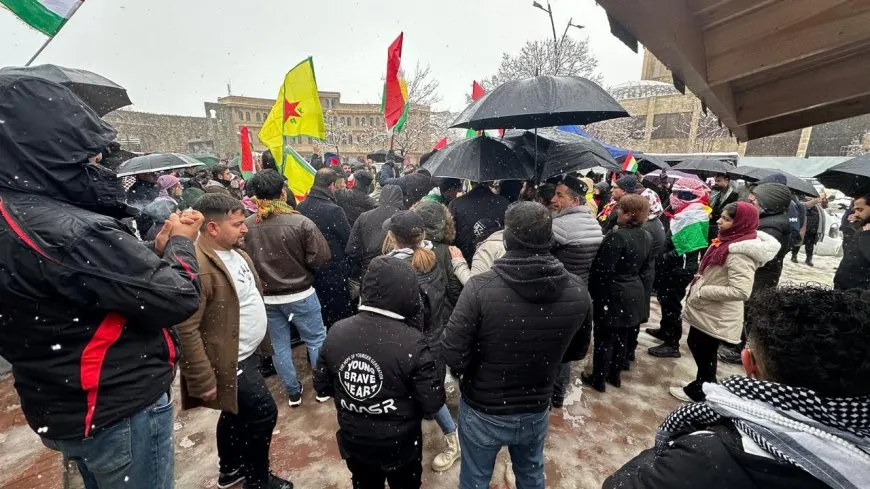 Ji Germiyan heta Silêmanî û Hewlêrê sed hezaran kes ji bo Rojava qîr dikin