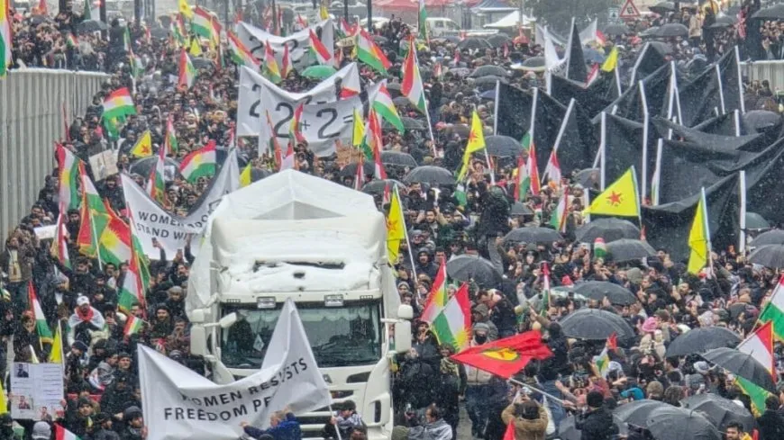 Ji Germiyan heta Silêmanî û Hewlêrê sed hezaran kes ji bo Rojava qîr dikin