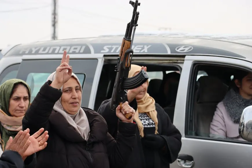 Gelê Qamişlo, Amûdê û Dirbesiyê ket ser riya Hesekê