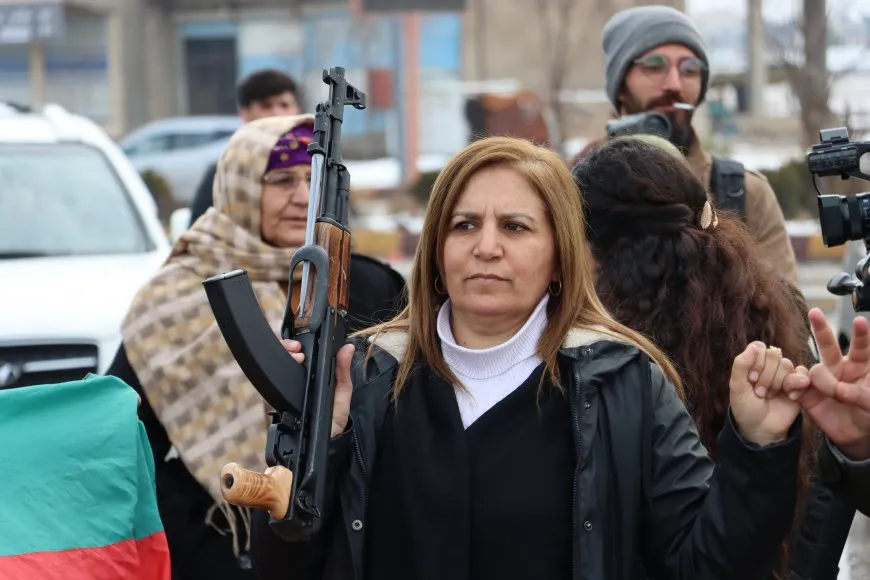 Gelê Qamişlo, Amûdê û Dirbesiyê ket ser riya Hesekê
