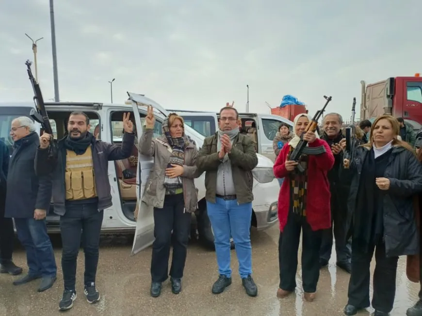 Gelê Qamişlo, Amûdê û Dirbesiyê ket ser riya Hesekê