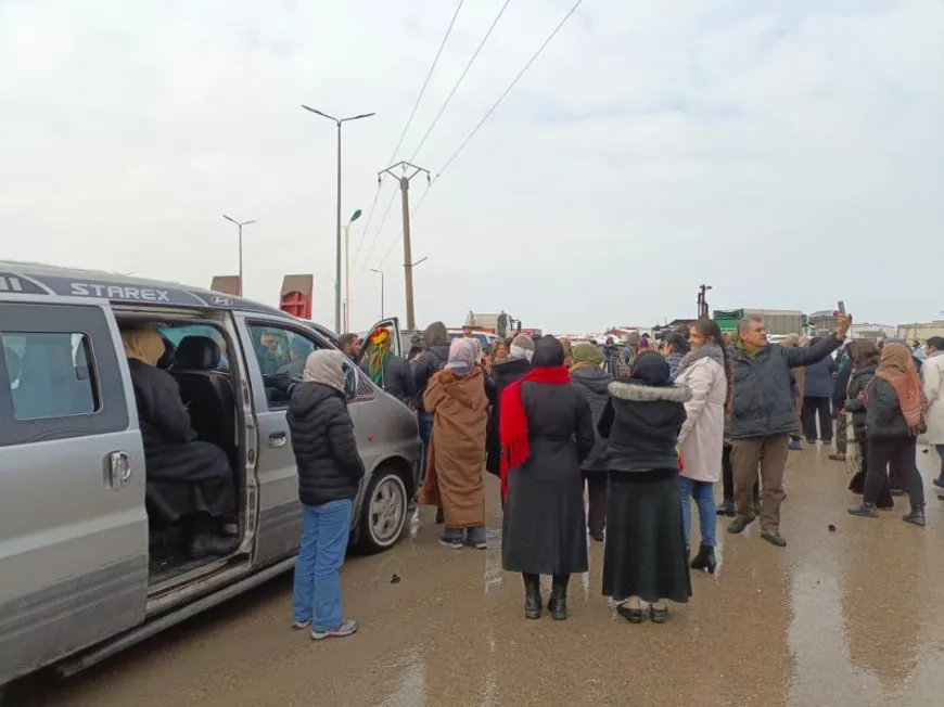 Gelê Qamişlo, Amûdê û Dirbesiyê ket ser riya Hesekê