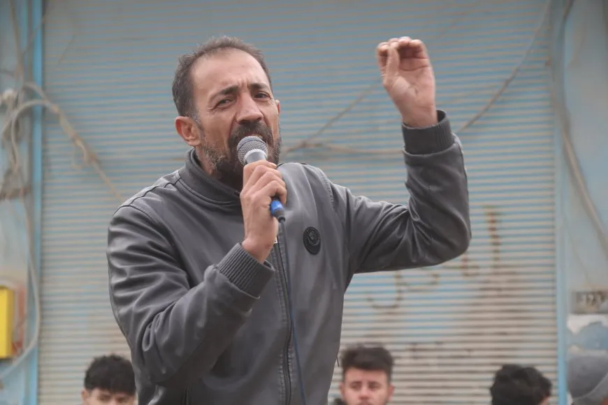 Dengên li hember dorpêça li ser Kobanê bilind dibin