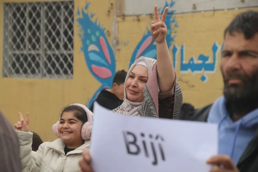 Dengên li hember dorpêça li ser Kobanê bilind dibin