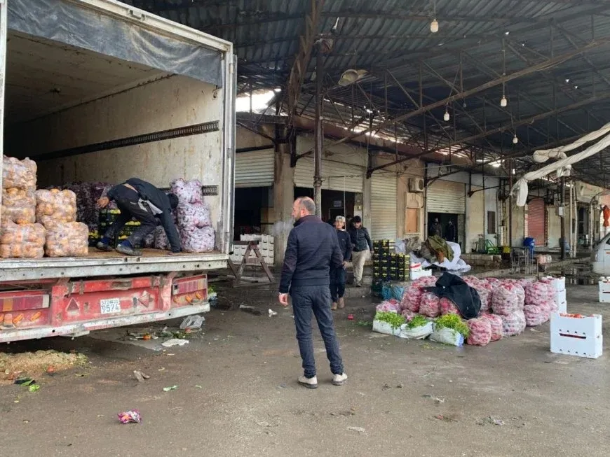 Li Hesekê dikanên sûka sebzeyan hatin vekirin, lê kel û pel kêm in