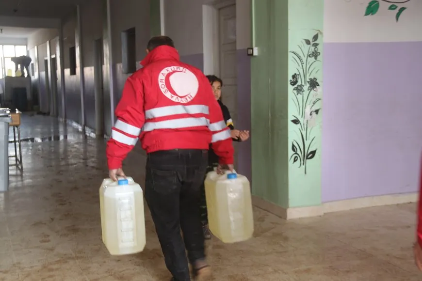 Şênî û sazî alîkariyên mirovî didin malbatên koçber
