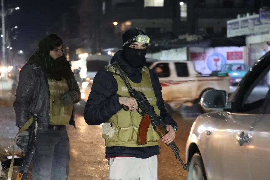Gelê Rojava li hundir û derveyî bajaran nuqteyên parastinê danîne