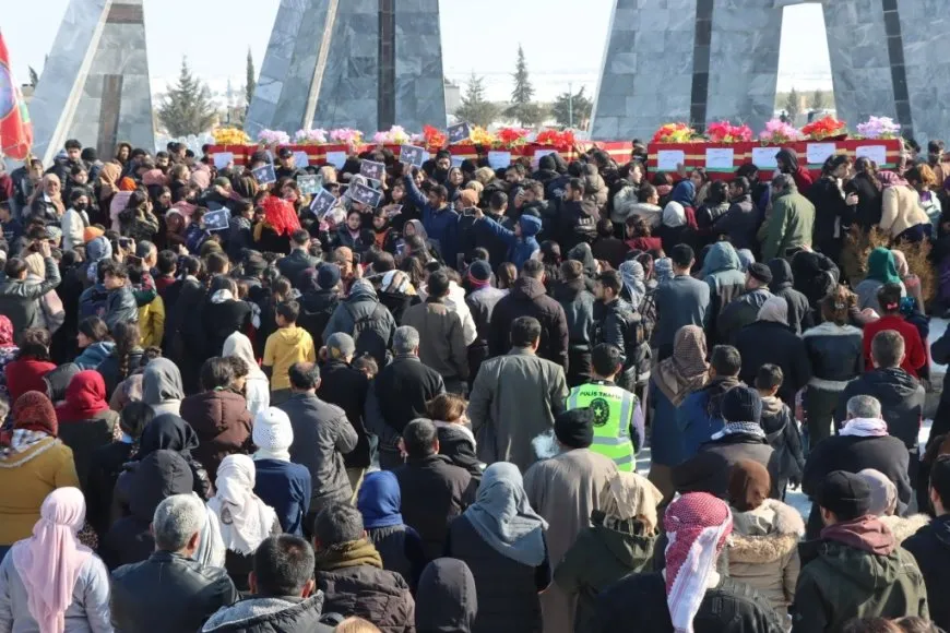 Gelê Kobanê 16 şehîdên parastina rûmeta xwe oxir kirin