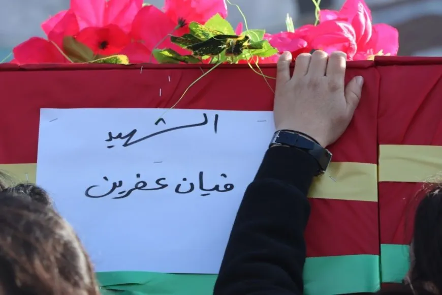Gelê Kobanê 16 şehîdên parastina rûmeta xwe oxir kirin
