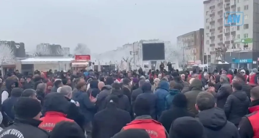 Polisên Tirk nobeda ji bo Rojava asteng kir
