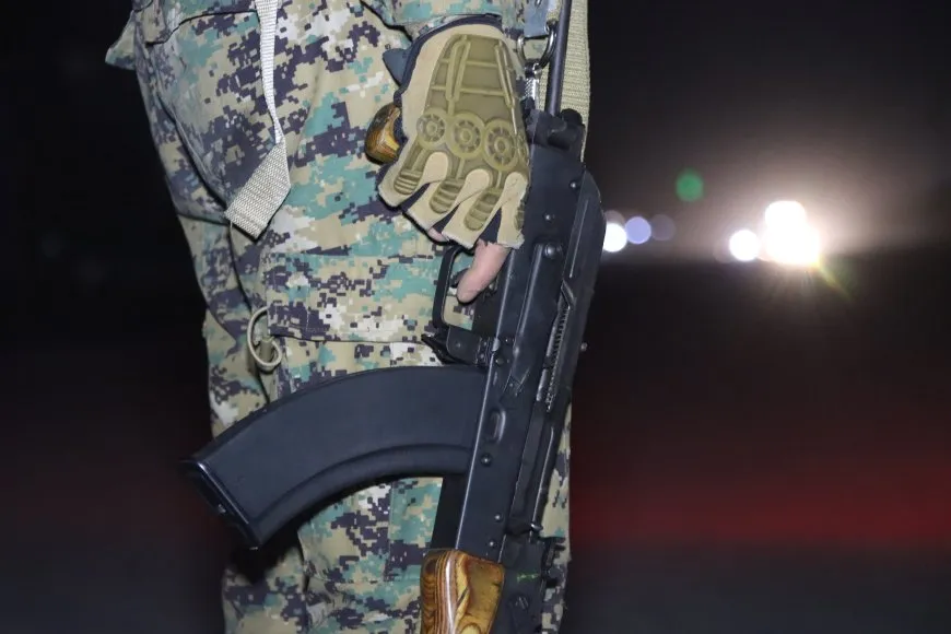Gelê Rojava kom bi kom û tabûran herêmên xwe diparêze