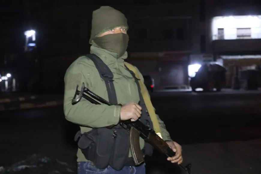 Gelê Rojava kom bi kom û tabûran herêmên xwe diparêze
