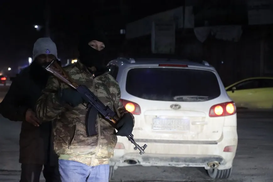 Gelê Rojava kom bi kom û tabûran herêmên xwe diparêze