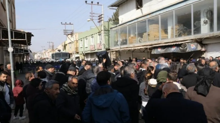 Li Nisêbînê û Rihayê gelê Kurd e" ber bi sînor ve meşiyan
