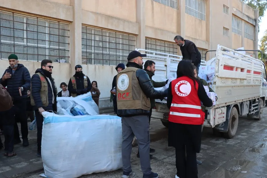 Rêxistinên Kurdistanî û Ewropî alîkariyên mirovî li koçberan belav dikin