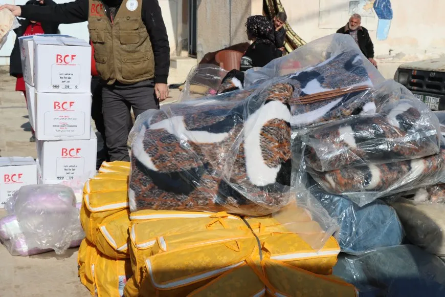 Rêxistinên Kurdistanî û Ewropî alîkariyên mirovî li koçberan belav dikin