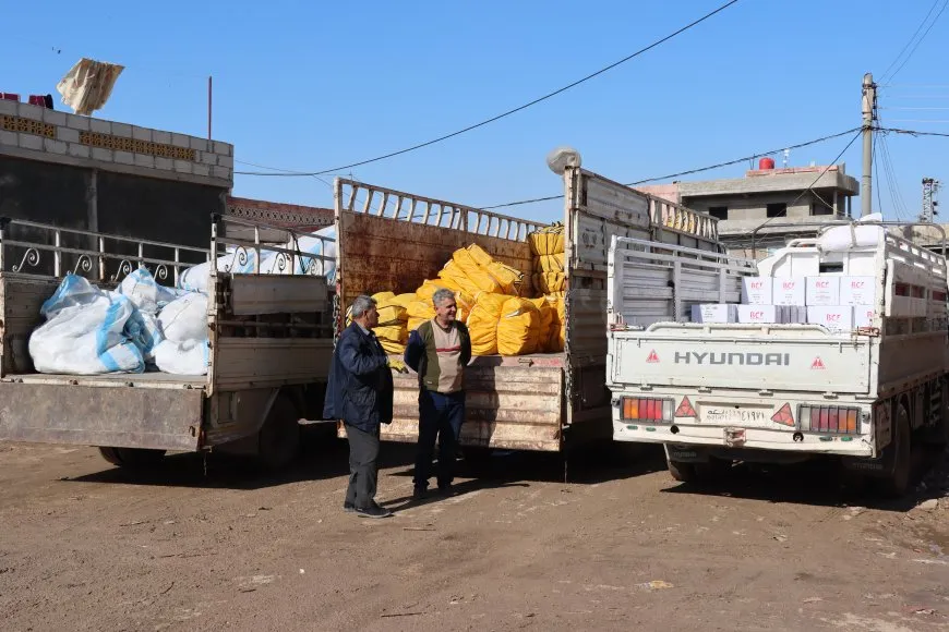 Rêxistinên Kurdistanî û Ewropî alîkariyên mirovî li koçberan belav dikin