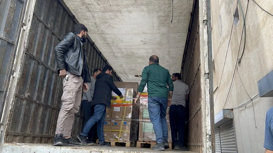 5 kamyonên Xaça Sor gihîştin Kobanê
