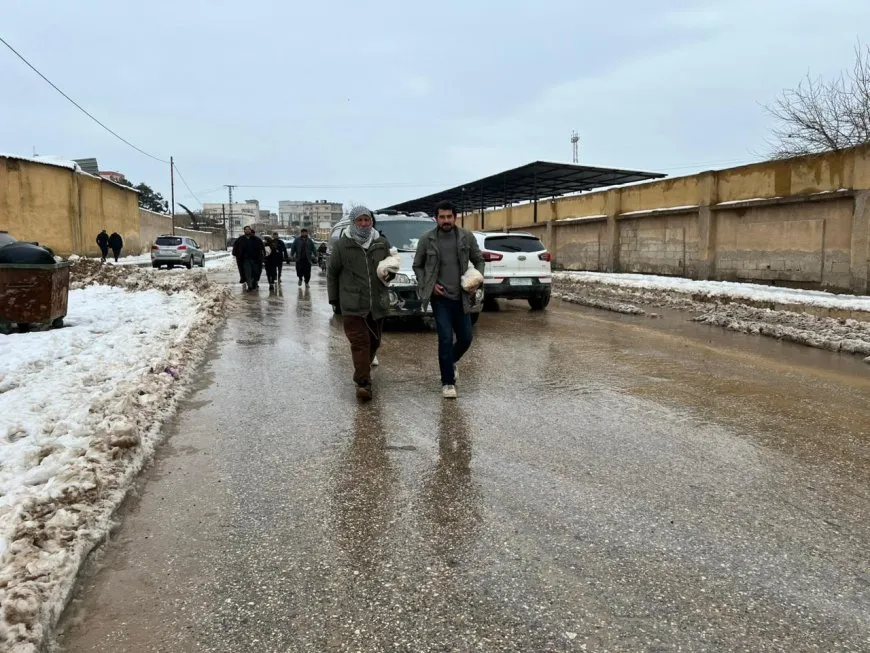 Li Kobanê firin 24 saaet kar dikin, ard û sotemenî kêm in