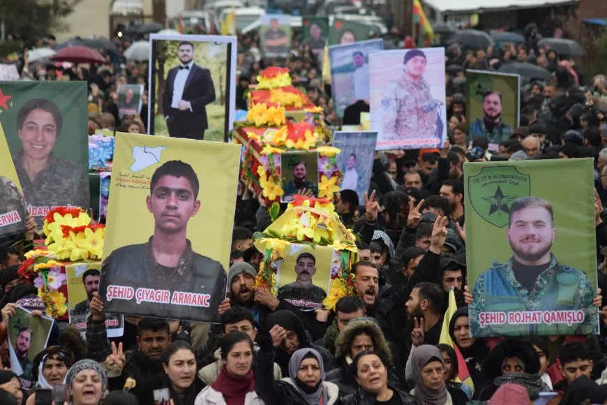11 Cangoriyên azadiyê bi girseyî hatin oxirkirin