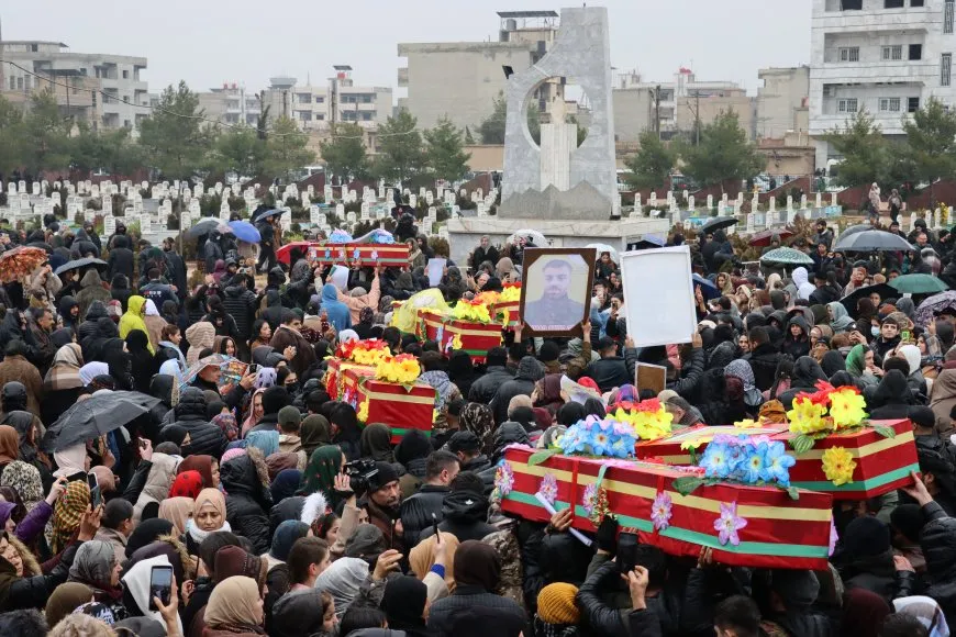 11 Cangoriyên azadiyê bi girseyî hatin oxirkirin