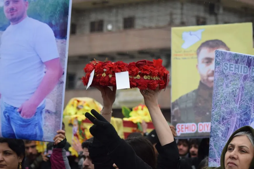 11 Cangoriyên azadiyê bi girseyî hatin oxirkirin
