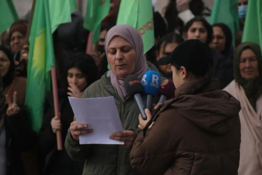 Jinan gotinên nefretê û bêrêziya li hemberî jinên şoreşger şermezar kirin