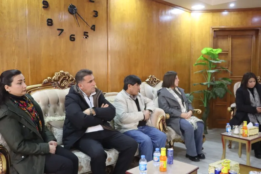 Şandeya KNK’ê hat Rojava