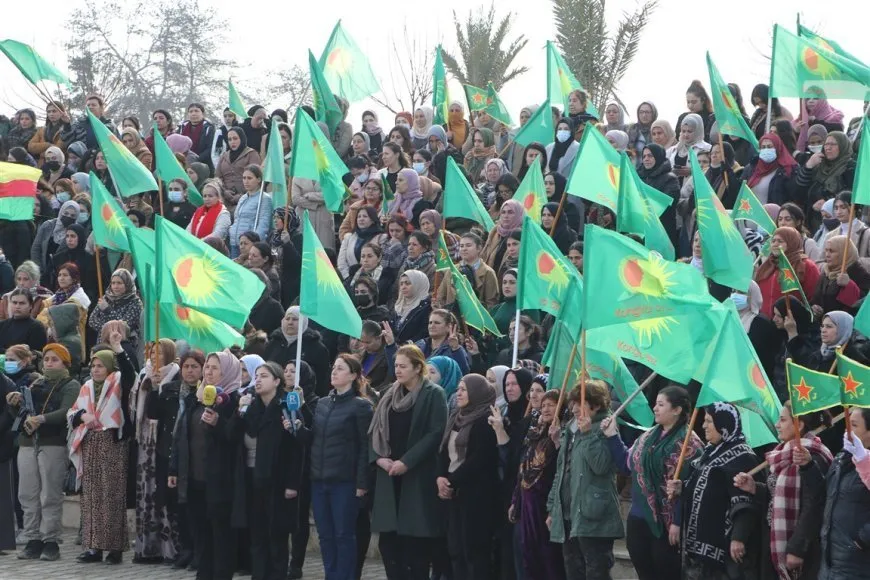 `Divê jinên Kurd pêşengtiya yekîtiya gelê Kurd bikin`